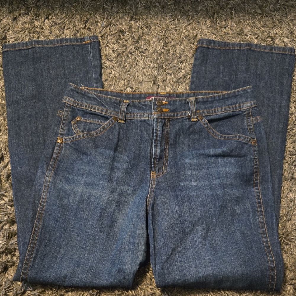Gloria Vanderbilt Straight Leg Jeans in Medium Blue